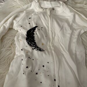 Goumi kids one piece pajama. 2 pajamas total BRAND NEW